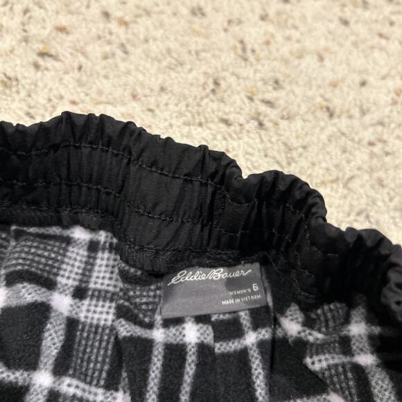 Eddie Bauer size 6 Women’s Pants FLEECE LINED Black E25 - Picture 2 of 4